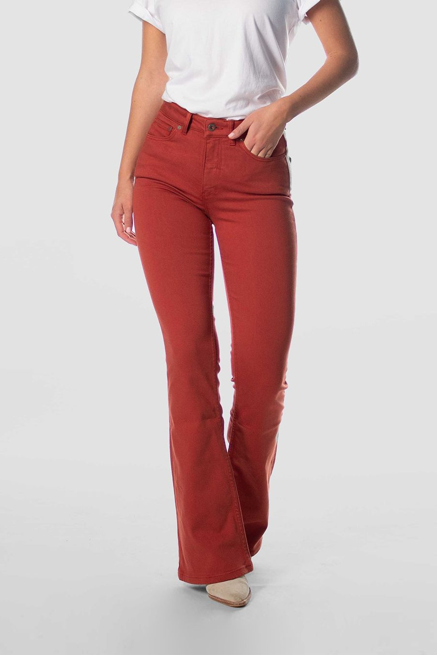Kuyichi womens vegan Jeans Lisette Flare Light Red