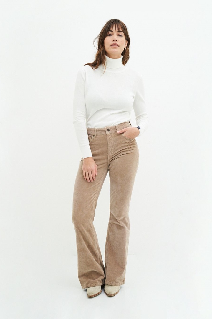 Image of Kuyichi dames vegan Jeans Flare Lisette Corduroy Zand
