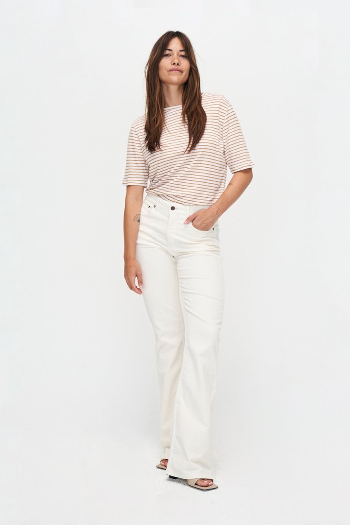 Image of Kuyichi dames vegan Jeans Flare Lisette Babykoord Gebroken Wit