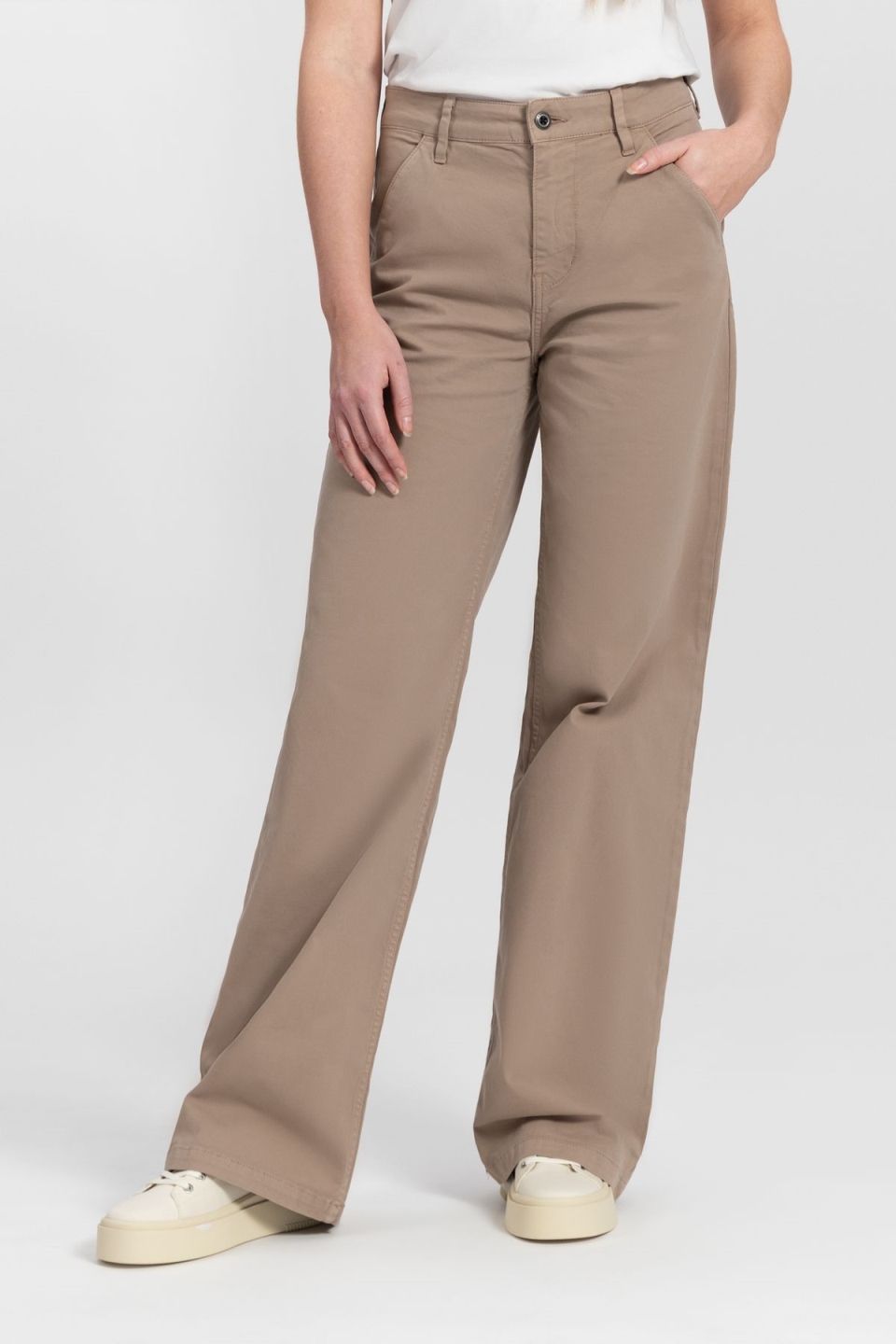 Kuyichi womens vegan Chino Pants Thalia Black Tea Brown