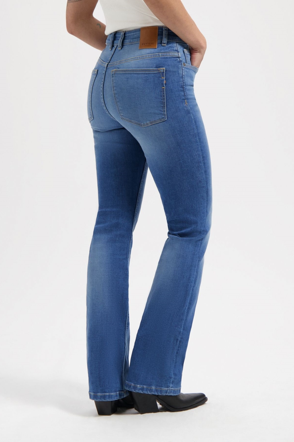 Image of Kuyichi dames vegan Jeans ZoÃ© High Rise Bootcut Standaard Blauw