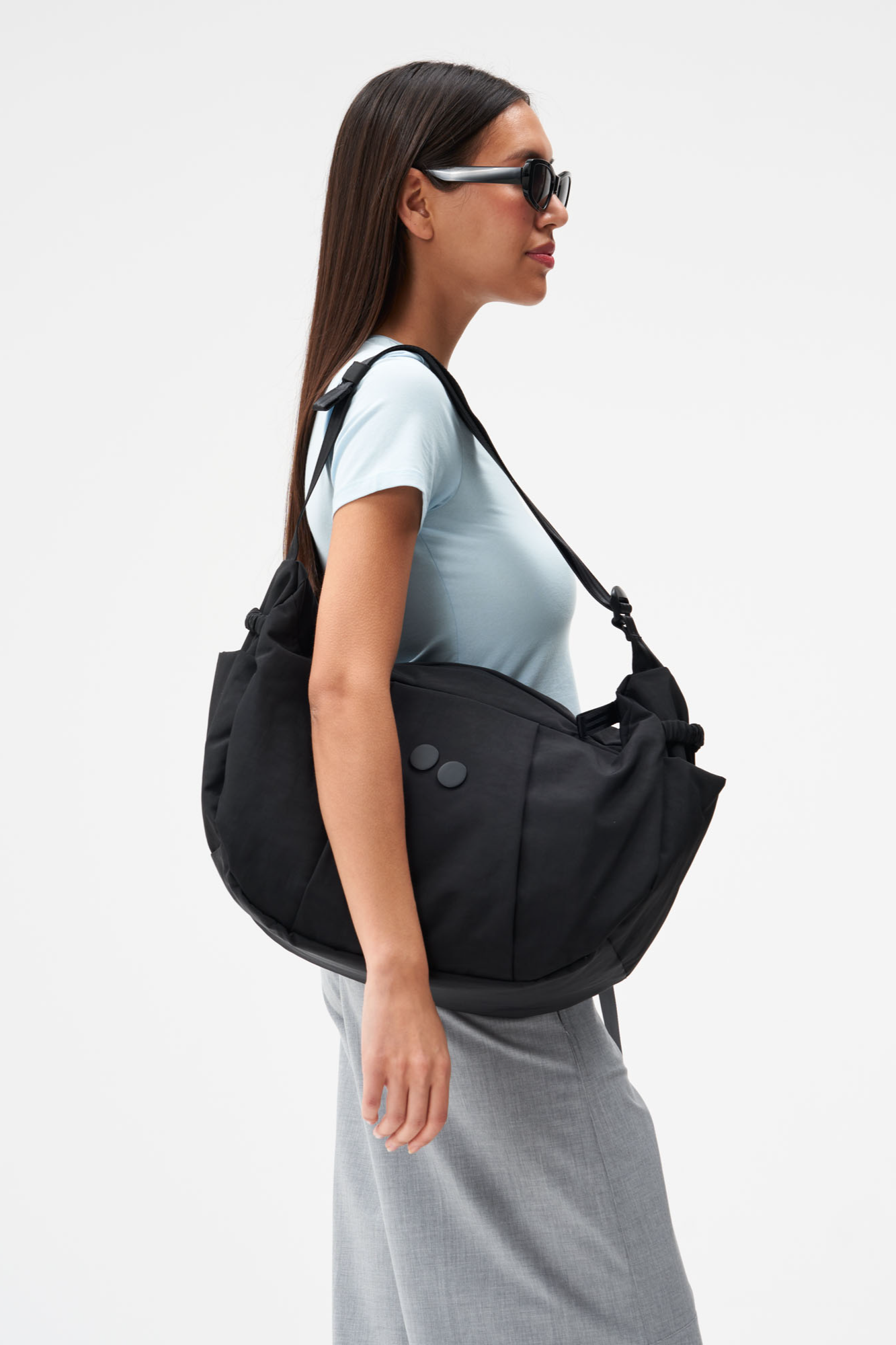 pinqponq Herren vegan Umhängetasche Krumm Groß Crinkle Schwarz