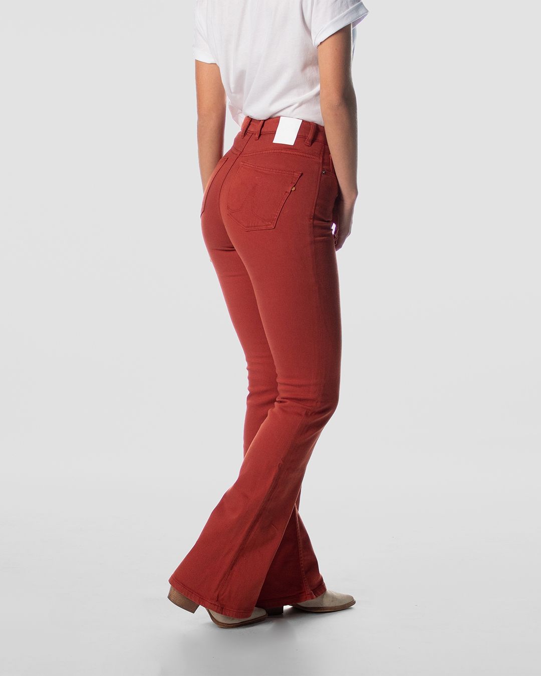 Kuyichi womens vegan Jeans Lisette Flare Light Red