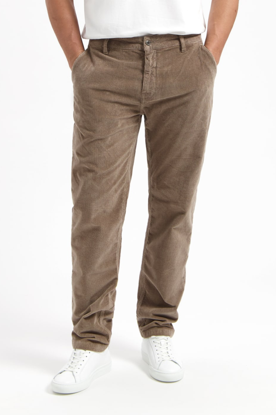 Kuyichi Herren vegan Chino Pants Darren Schwarzer Tee
