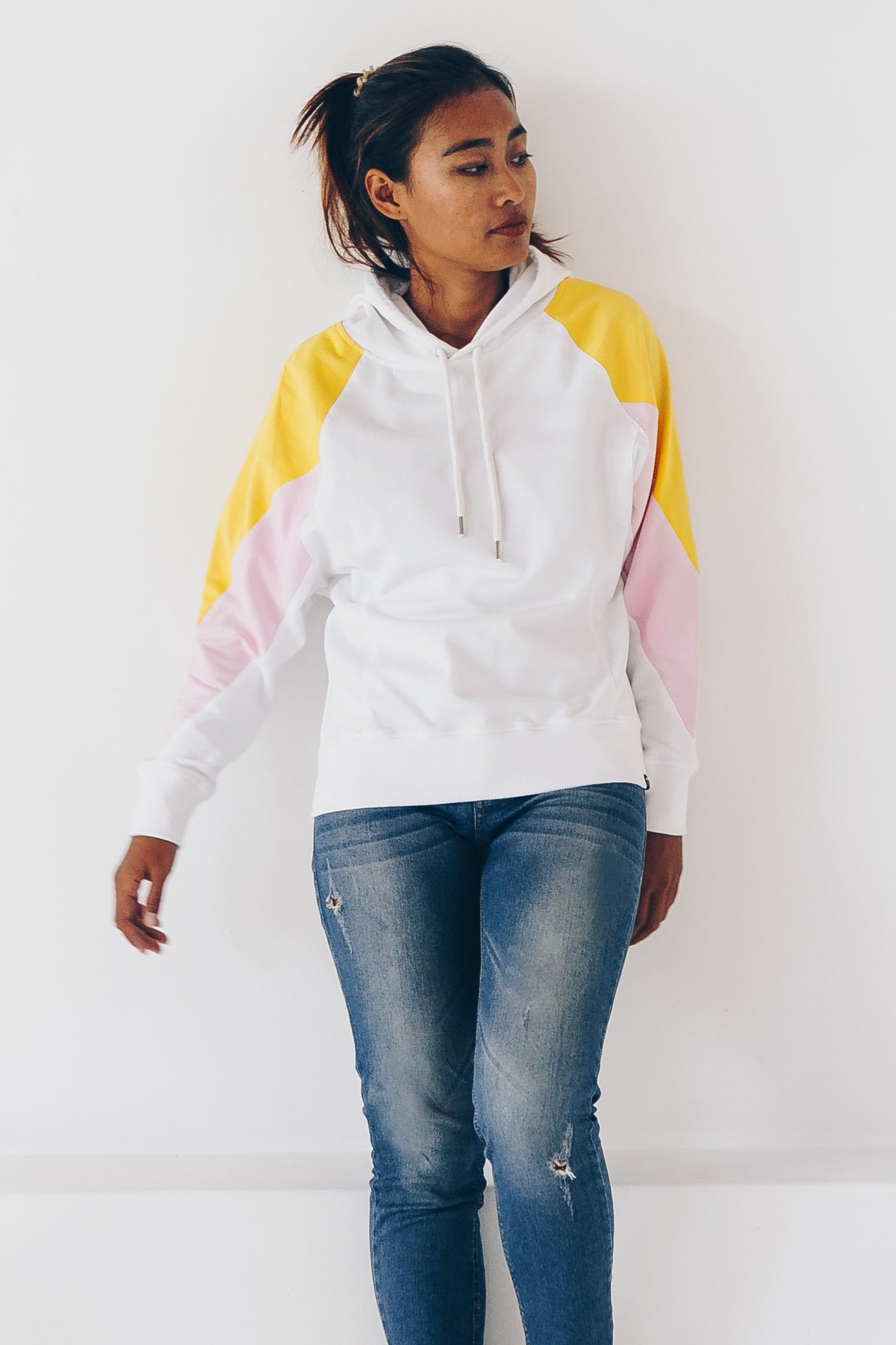 The Driftwood Tales Damen vegan Amy Hoodie Weiß Gelb