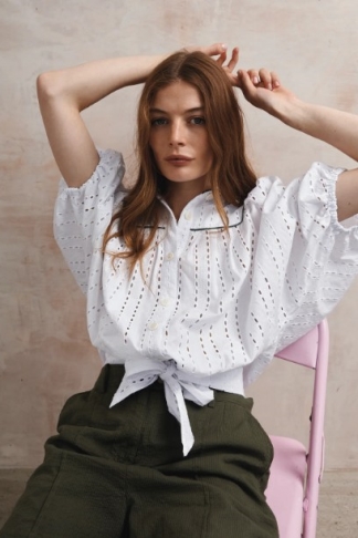 Image of KOMODO dames vegan Blouse Magic Broderie Anglaise Wit