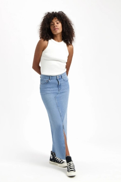 Kuyichi Damen vegan Rock Denim Emilia Hellblau