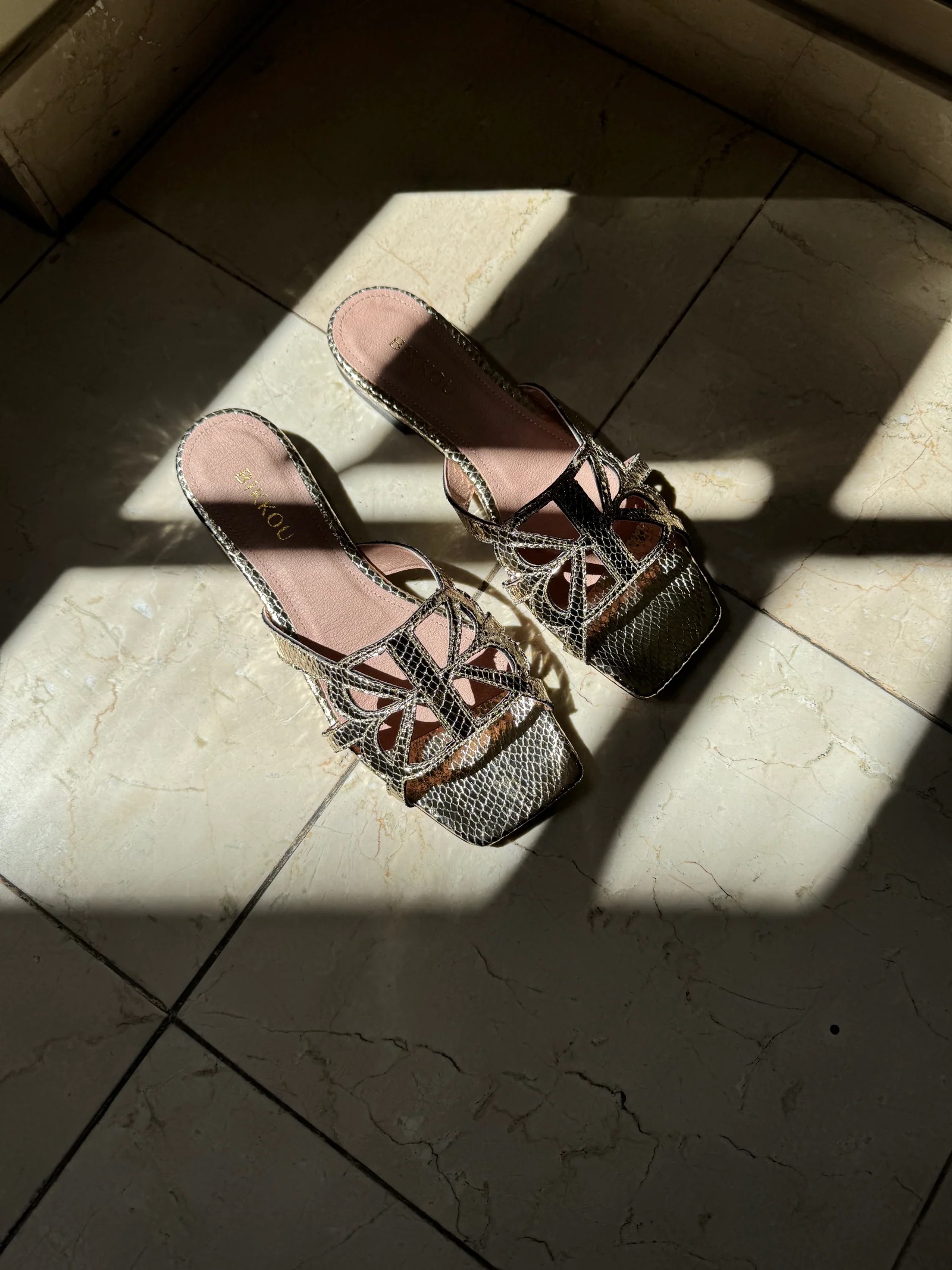 BIKKOU womens vegan Sandals Sunset At The Beach Gold Python