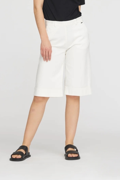 LAURIE Damen vegan Shorts Phoebe Turn Up Loose Ivory