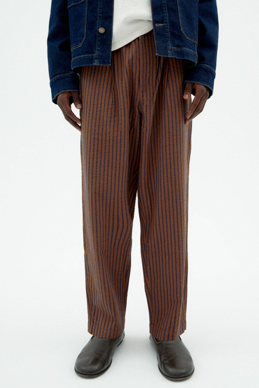 100144 - Thinking MU Damen vegan Hose Luc Gestreift Braun