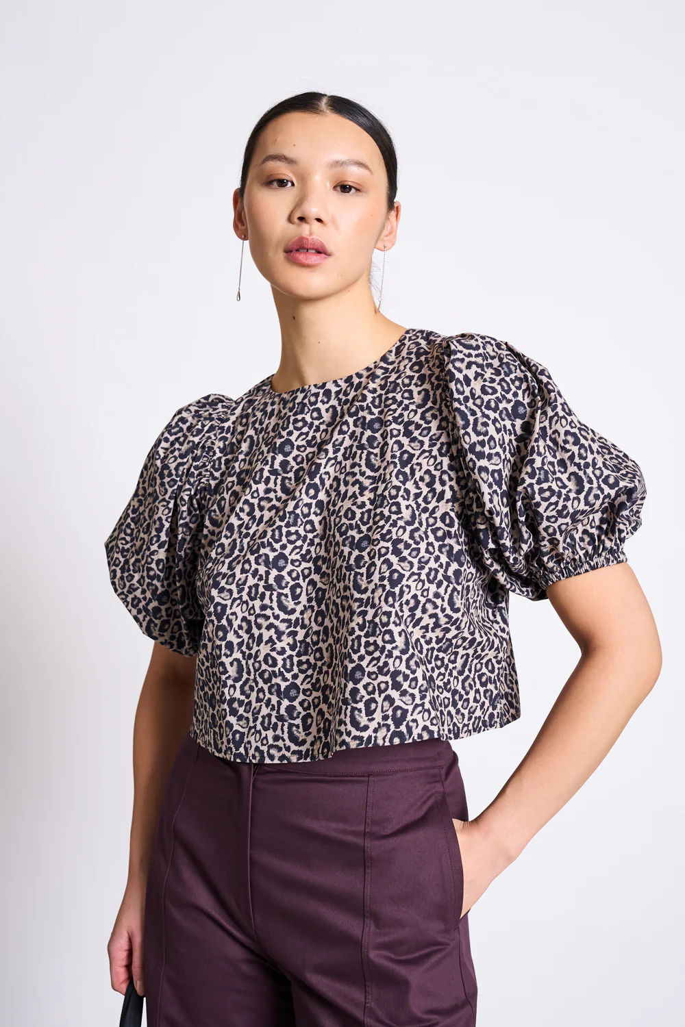 Image of JAN 'N JUNE dames vegan Blouse Cropped Olmos Leo Print