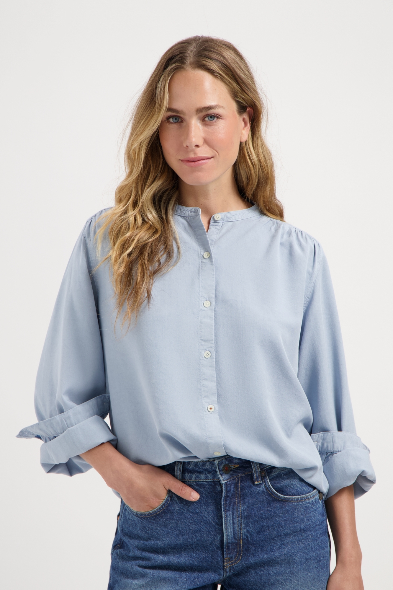 Kuyichi Damen vegan Bluse Evi Cloud Blue