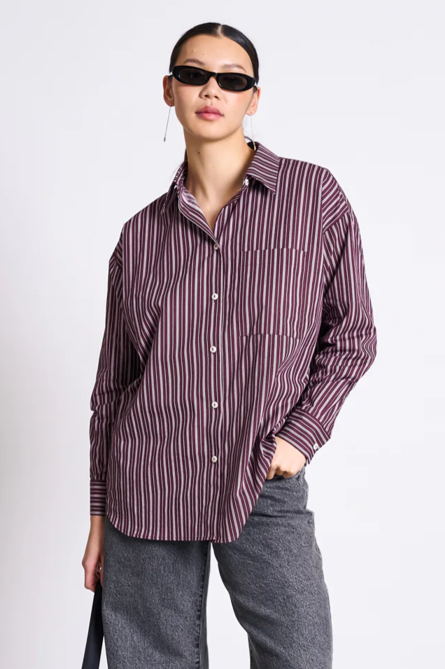 Image of JAN 'N JUNE dames vegan Overhemd Oversized Mamro Cherry Lak Wit Gestreept