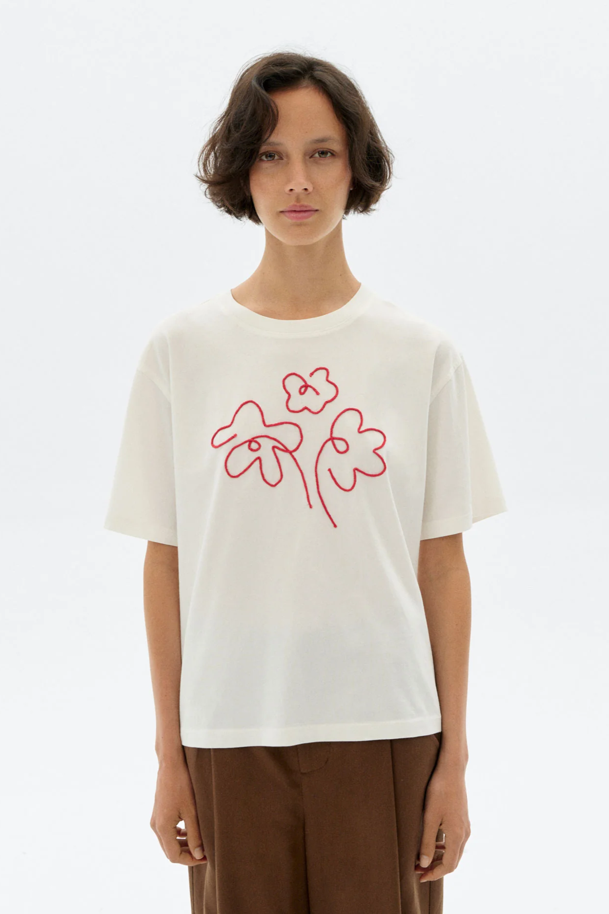 Thinking mu Damen vegan T-Shirt Lucia Handbestickte Blume WeiÃŸ