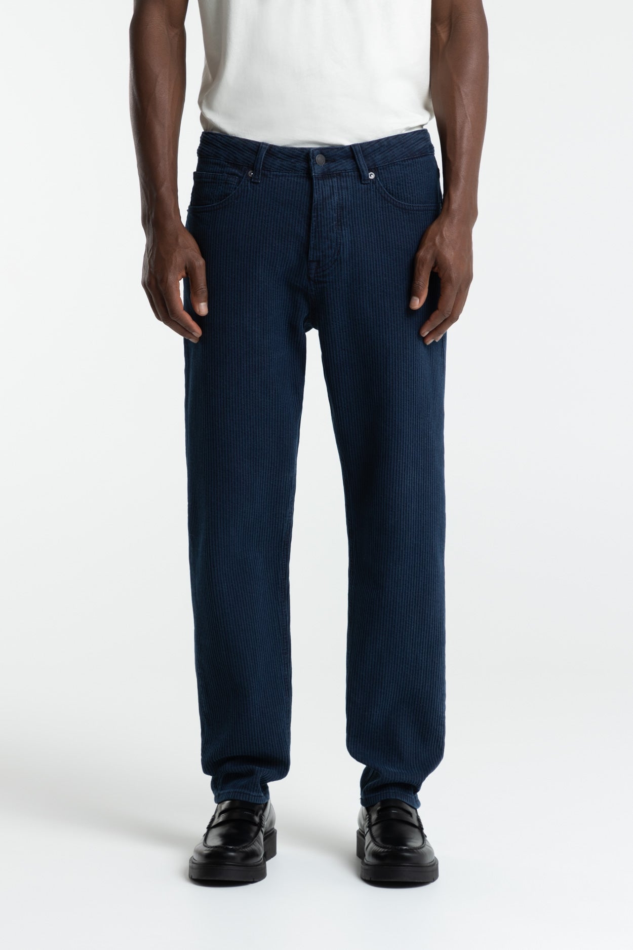 Kings Of Indigo Damen vegan Cordhose Sushan Mid Indigo