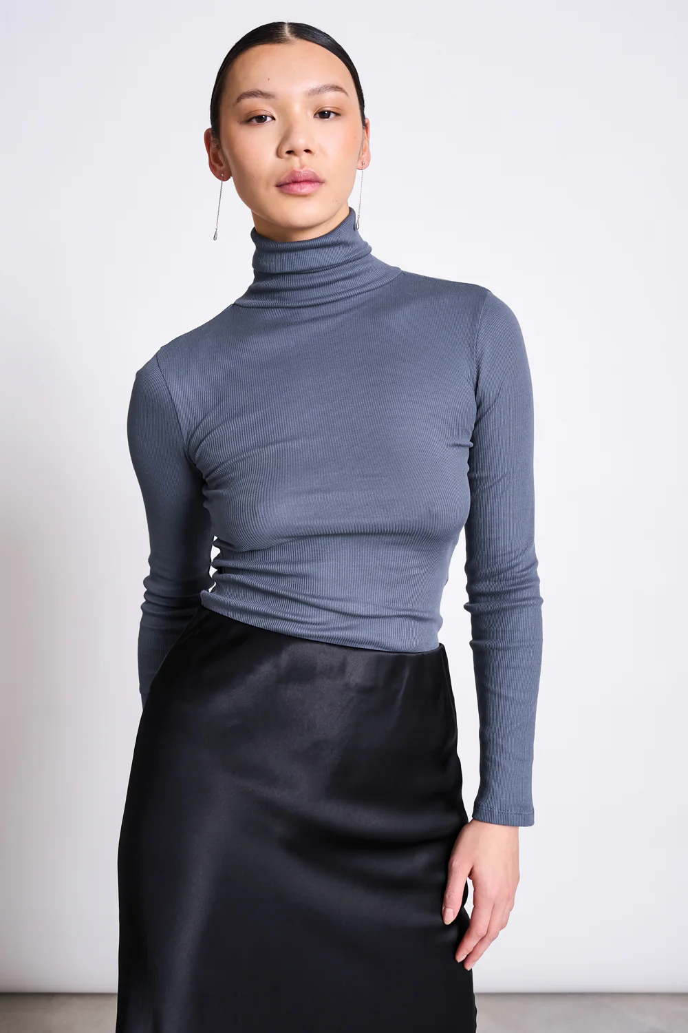 Image of JAN 'N JUNE dames vegan Top Minirib Turtleneck Chuva Turbulence Grey