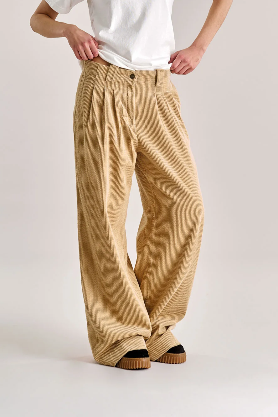 KOMODO Damen vegan Hose Lola Cord Croissant Beige