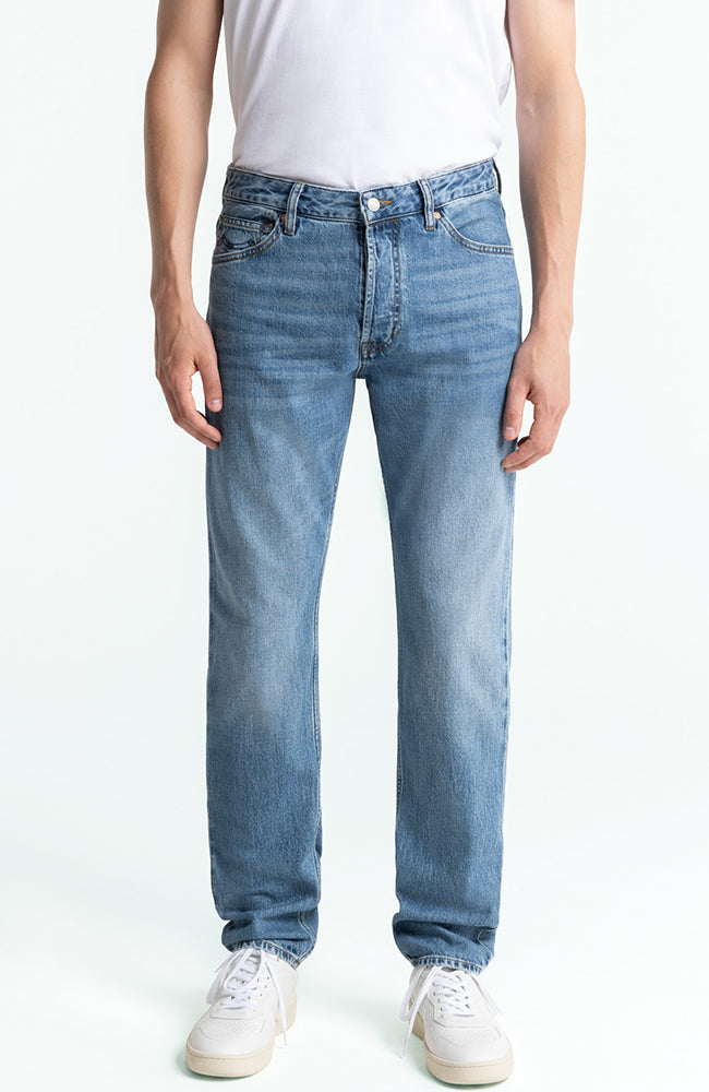Image of Kings of Indigo mannen vegan Jeans Addo Atria Mid Washed Blue