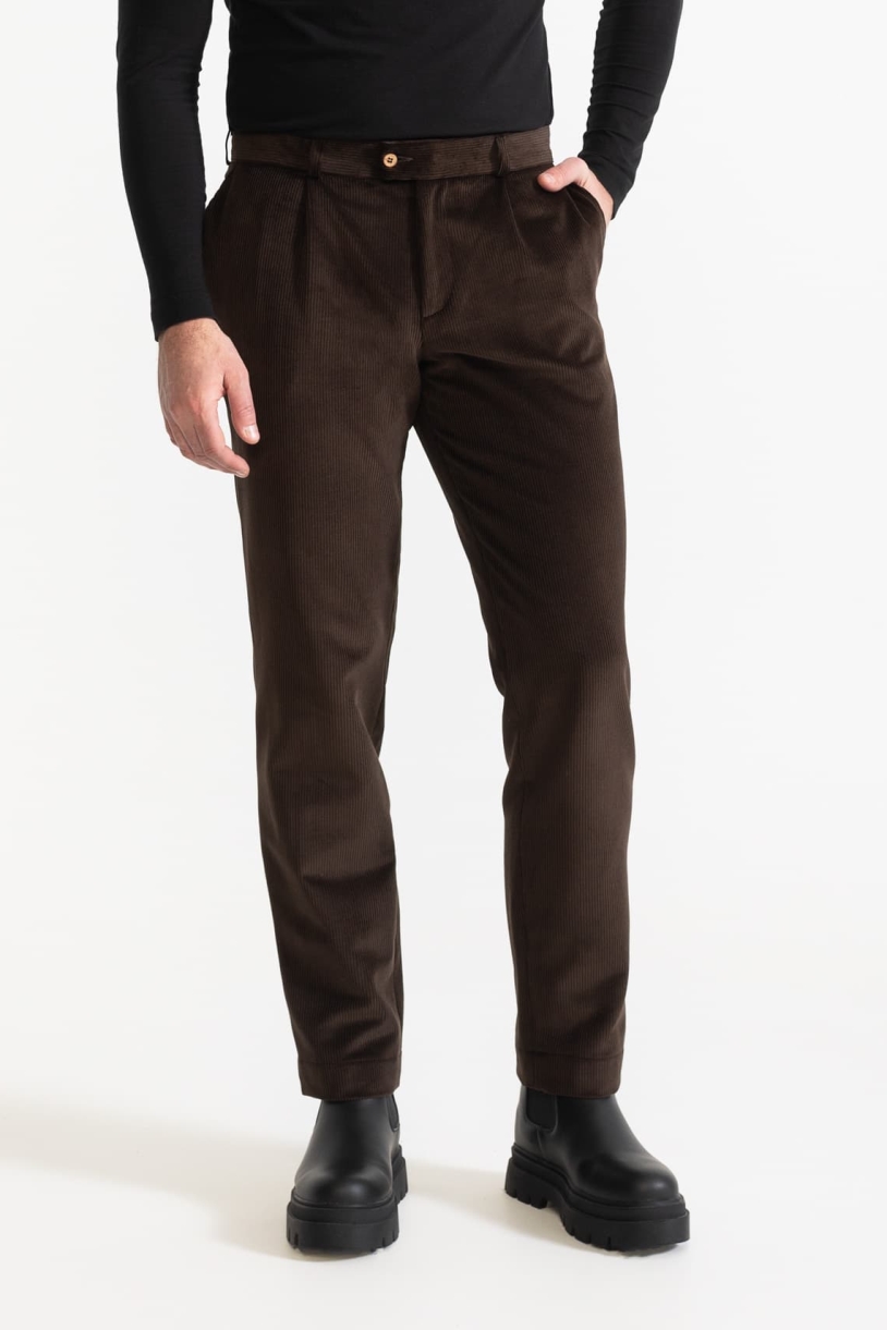 Image of De IONESCU mannen vegan Broek Dacian Corduroy Donkerbruin