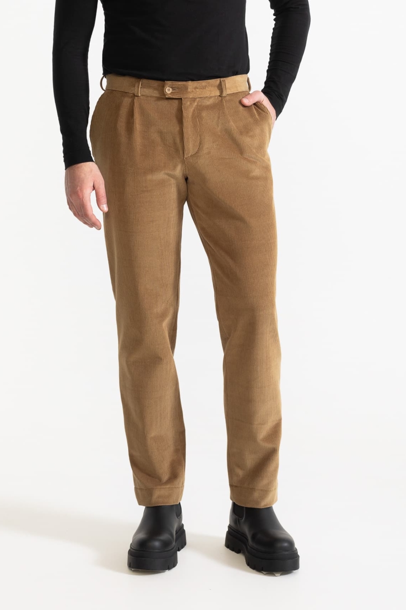 Image of De IONESCU mannen vegan Broek Dacian Corduroy Champagne