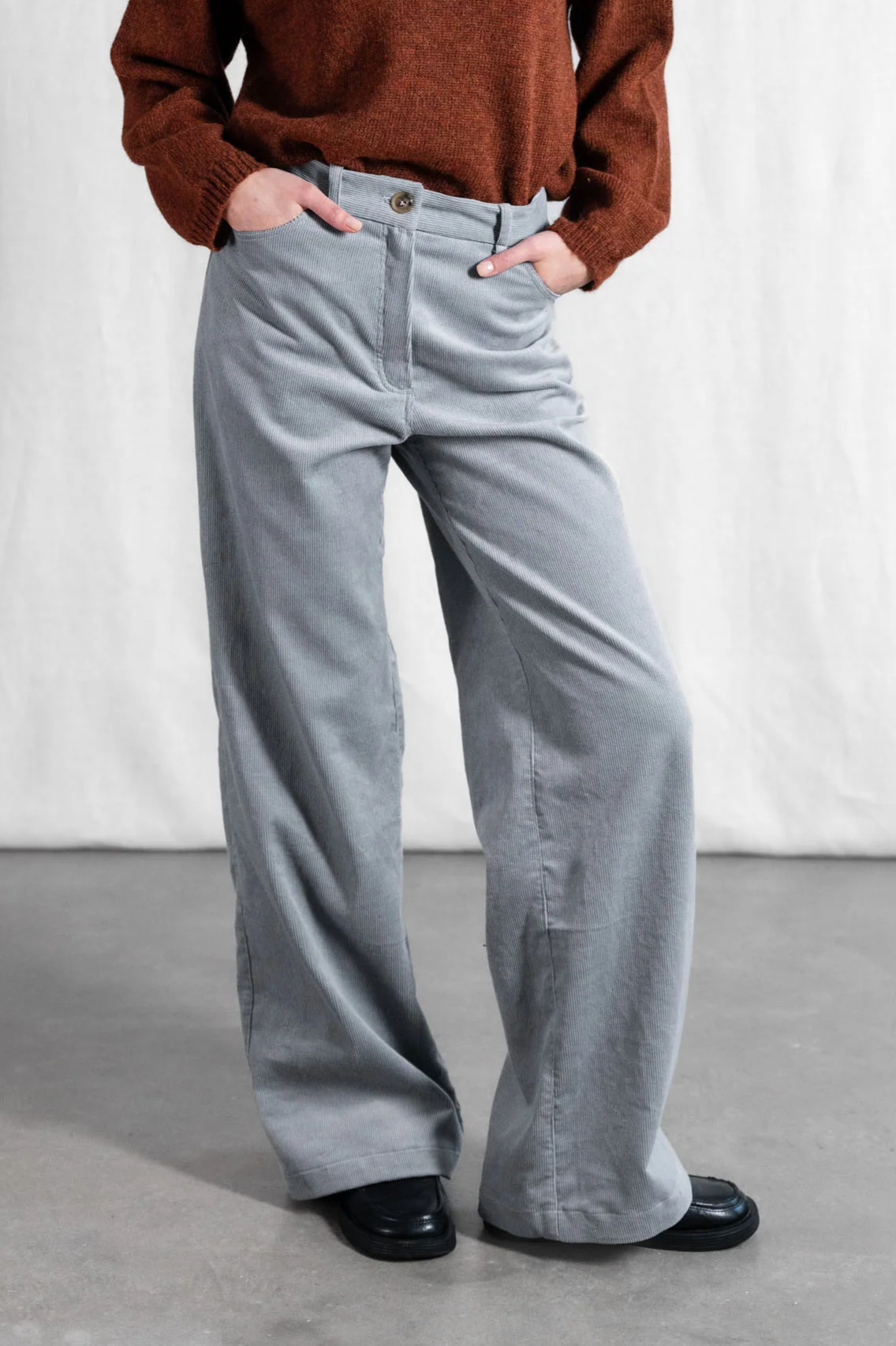 Image of Jyoti Fair Works dames vegan Broek Tushar Mistblauw/Grijs