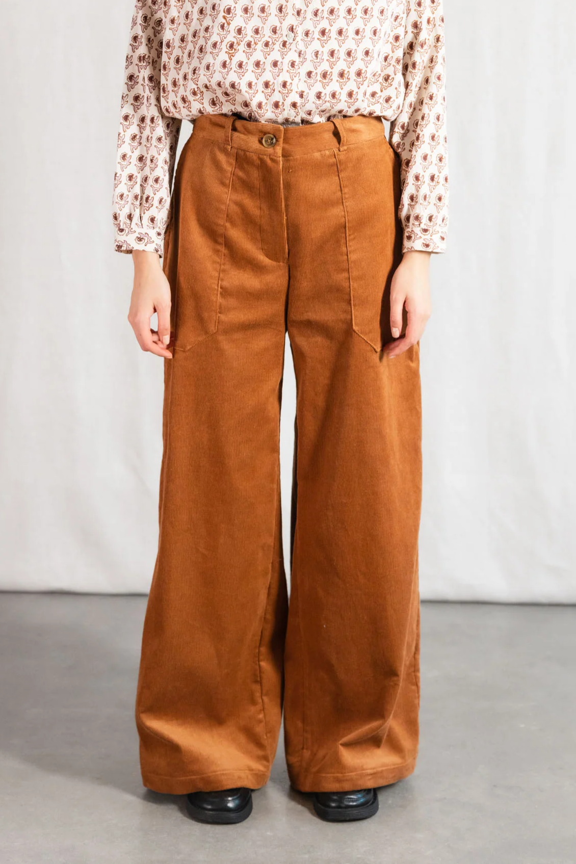 Image of Jyoti Fair Works dames vegan Broek Santosh Kaneel