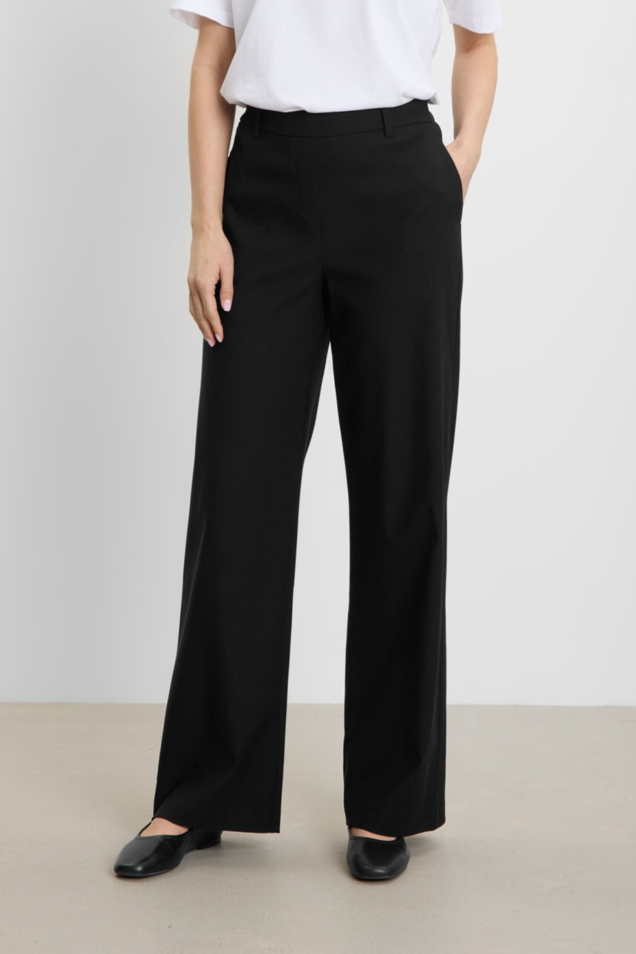 Image of LAURIE dames vegan Broek Alice Loose Medium Lengte Zwart