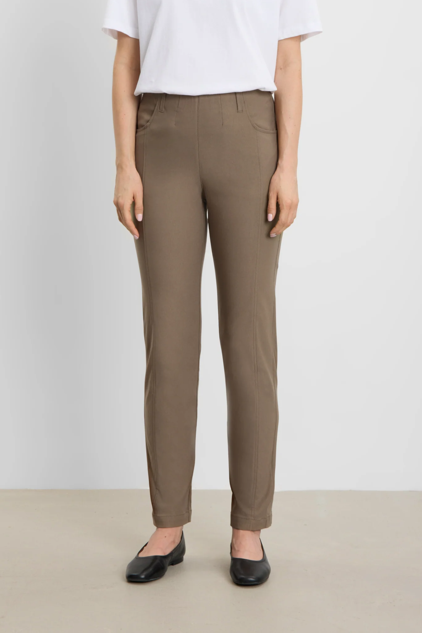 LAURIE Damen vegan Hose Rose Pure Regular Kurze Länge Sika Beige