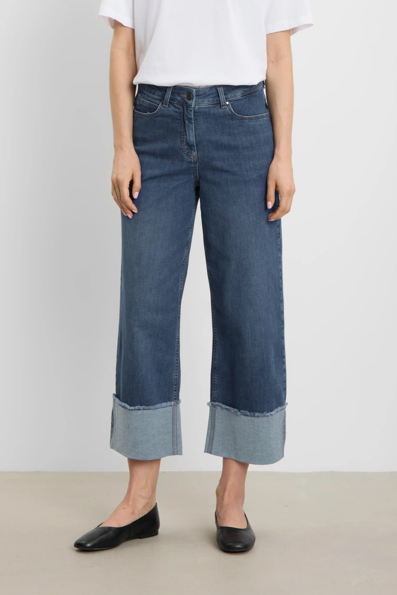 Image of LAURIE dames vegan Jeans Carol Turn Up Loose Crop Washed Blue