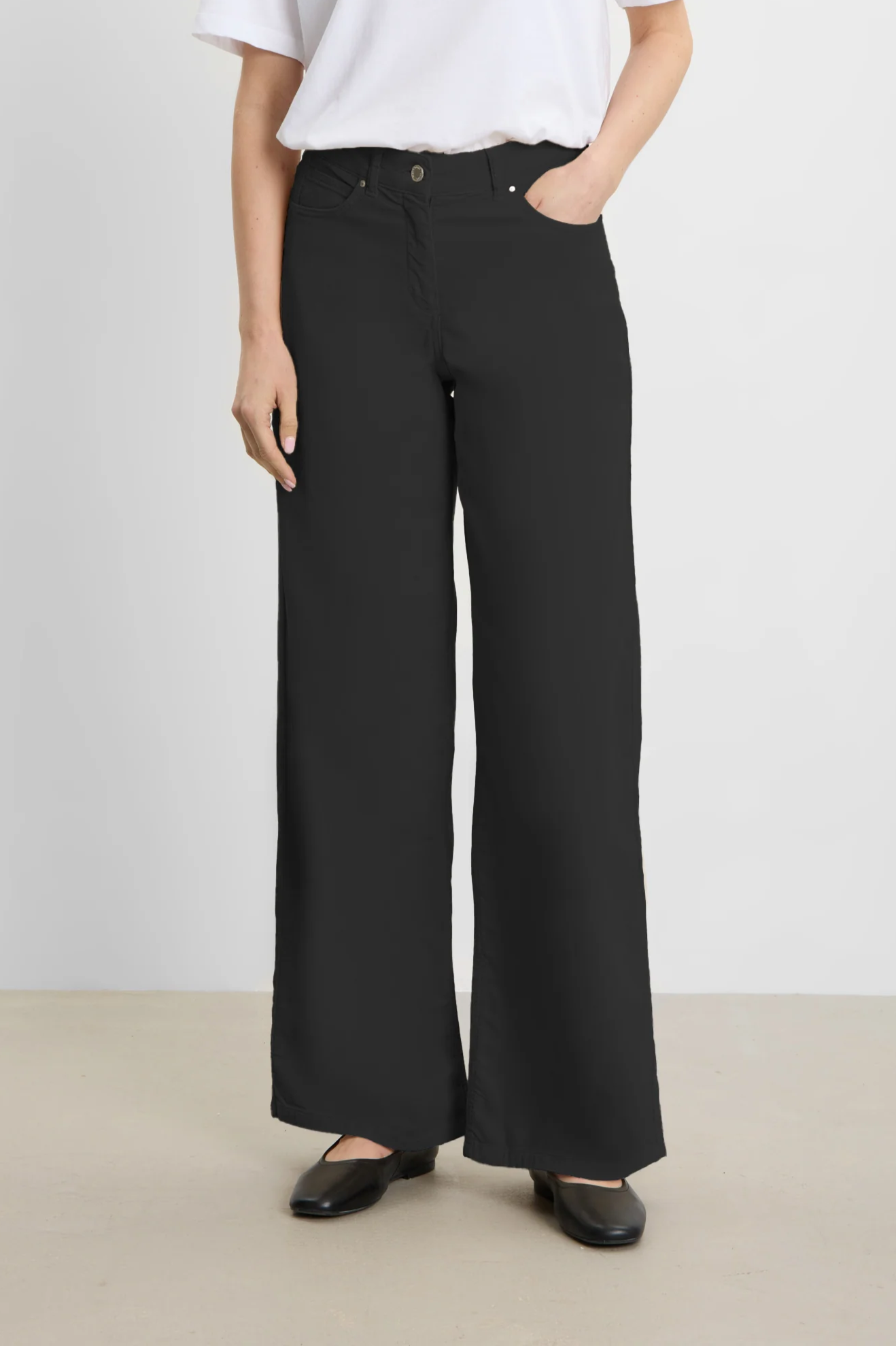 106689 - Damen vegan Hose Corduroy Carol Loose Schwarz