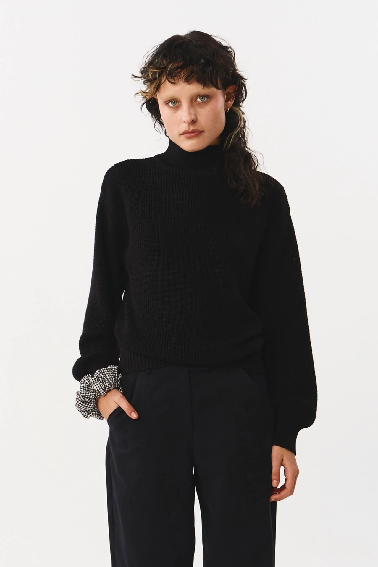 SUITE13LAB Damen vegan Pullover Shira Schwarz