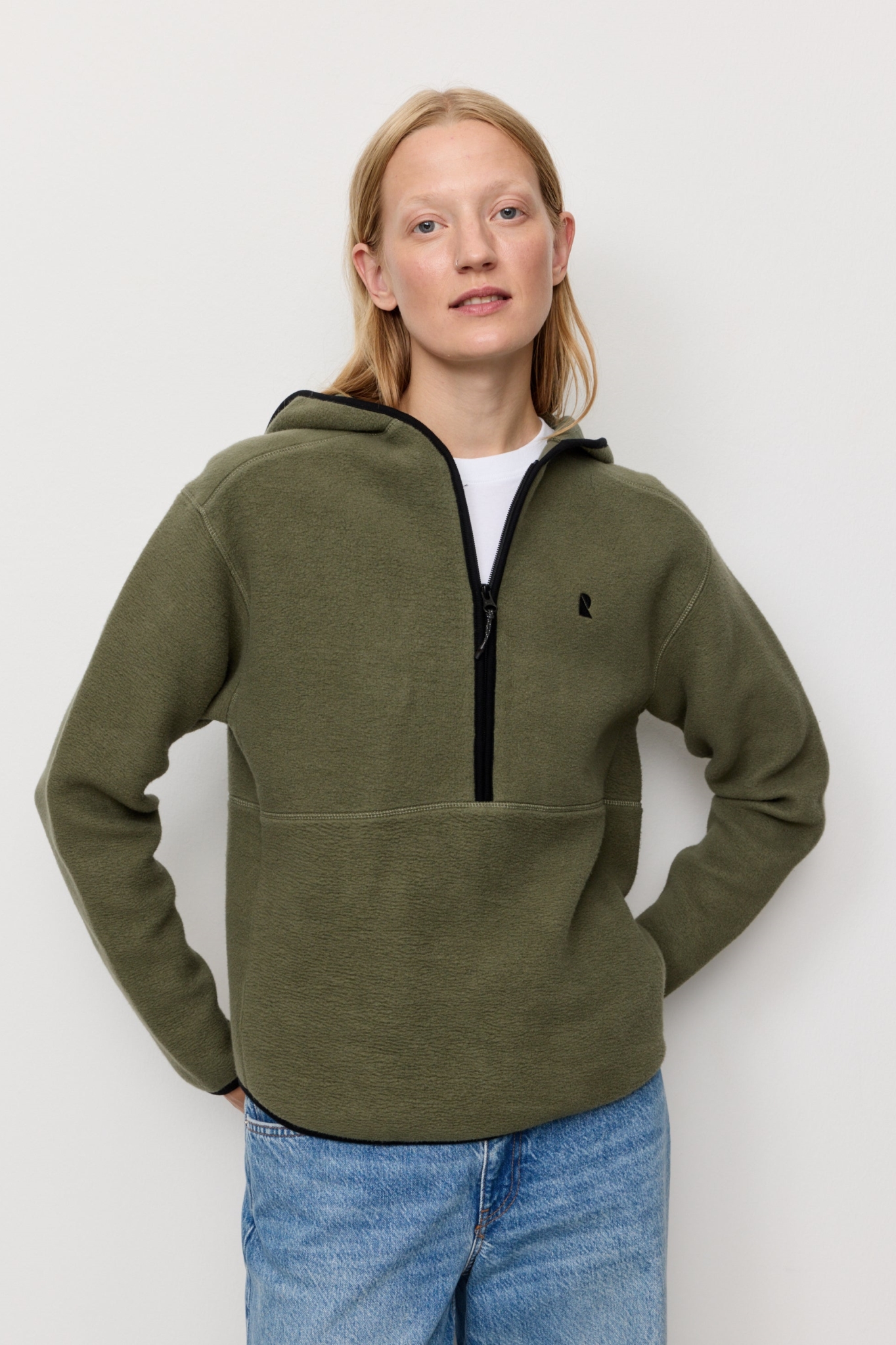 Image of Recolution dames vegan Hoodie Forsthia Donker Kaki