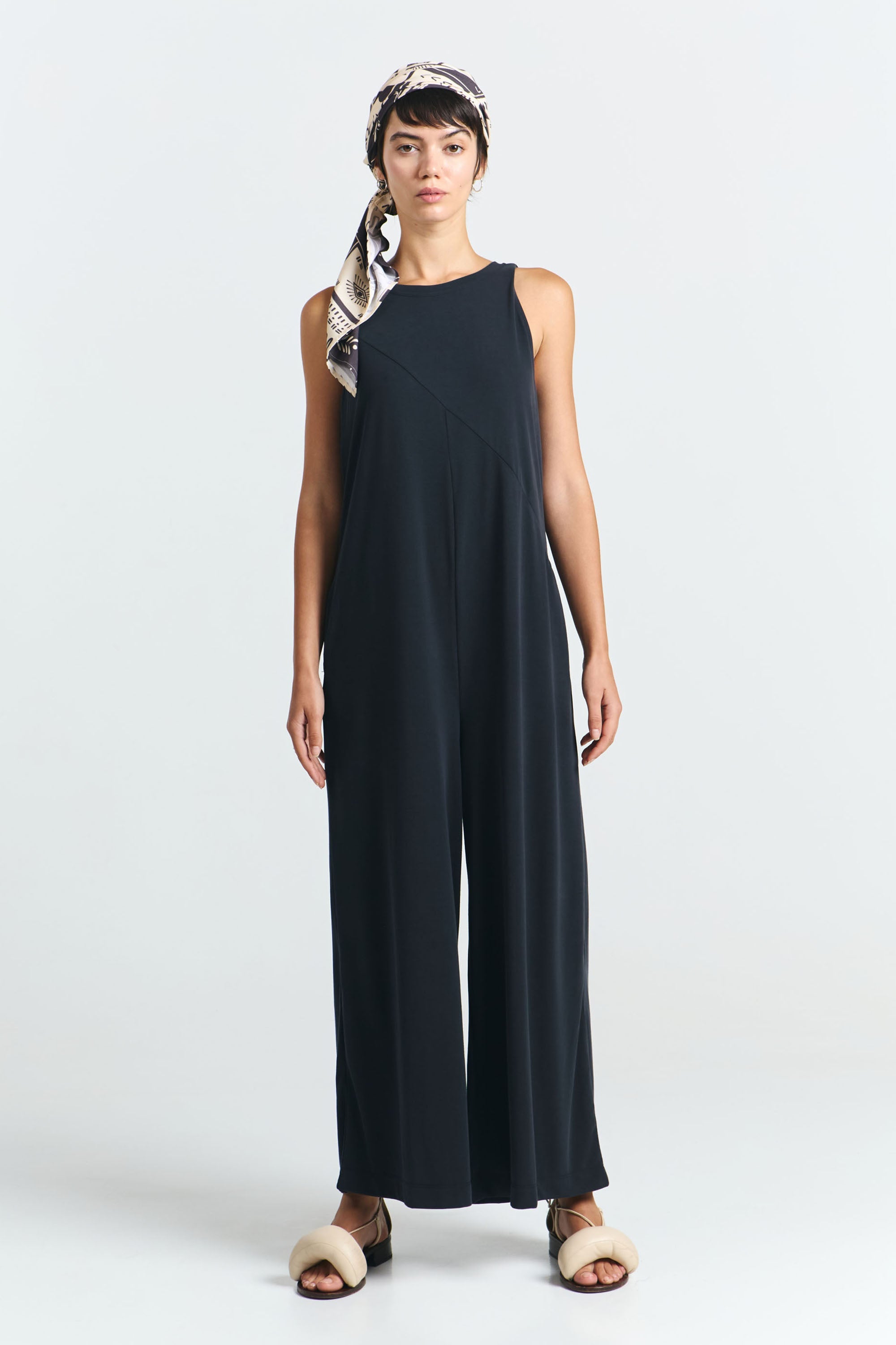SUITE13LAB Damen vegan Jumpsuit Moca Schwarz