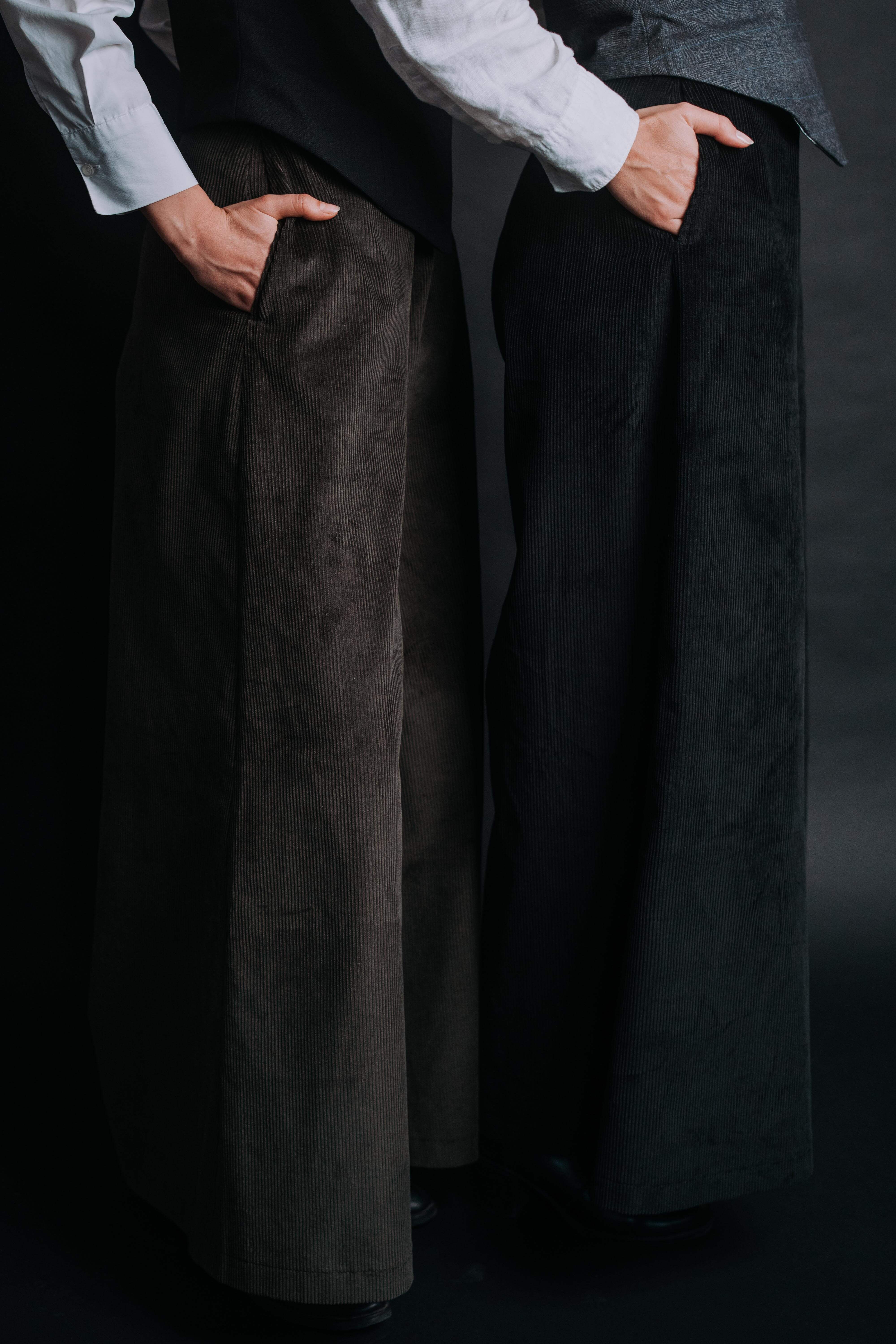 De IONESCU Damen vegan Hose Palazzo Corduroy Schwarz