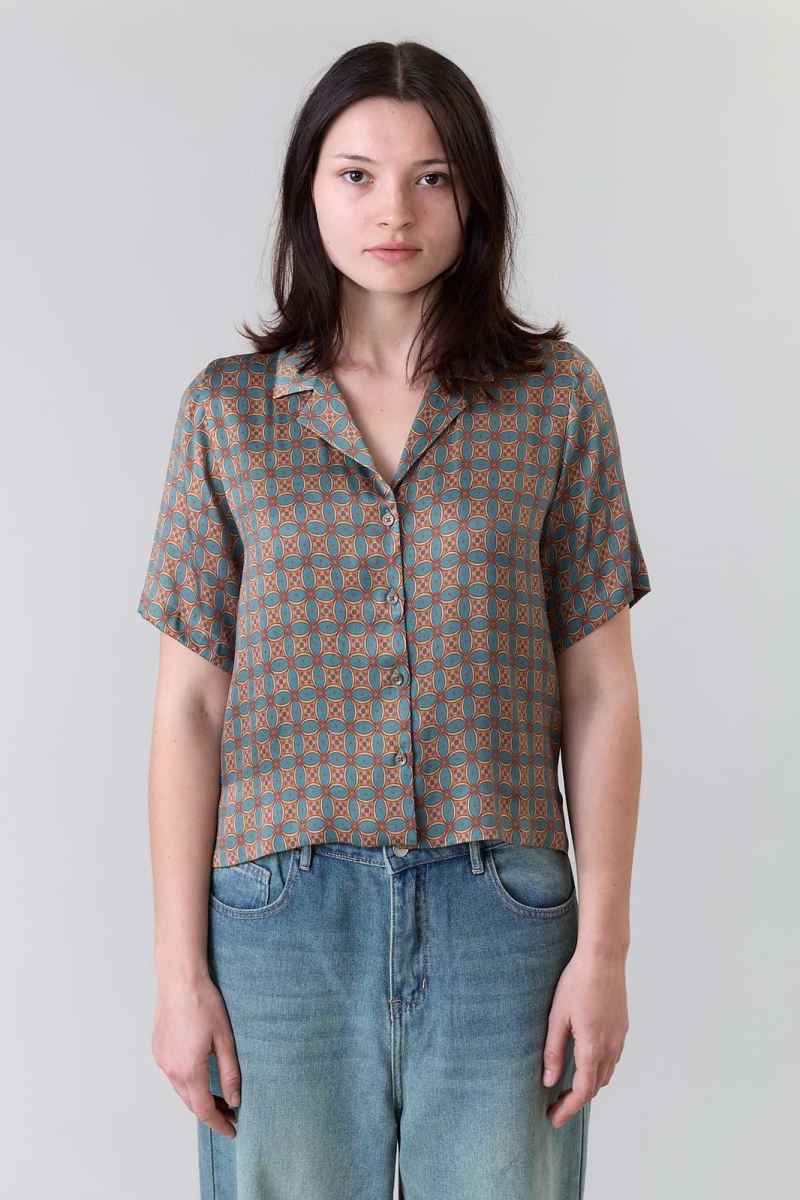 Image of Yahmo dames vegan Shirt Elfie Atlas Beige Blauw