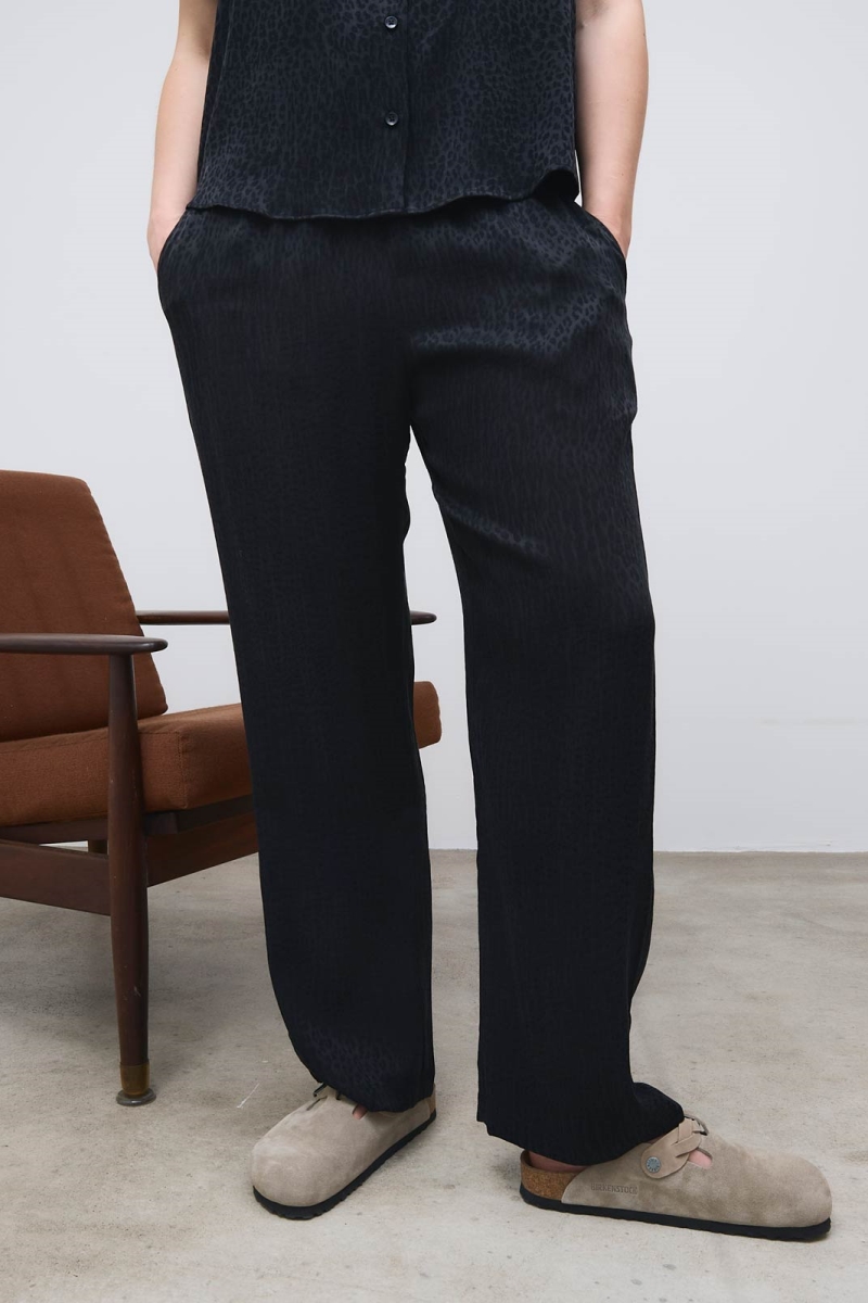 110242 - Damen vegan Hose Hilde Leo Schwarz