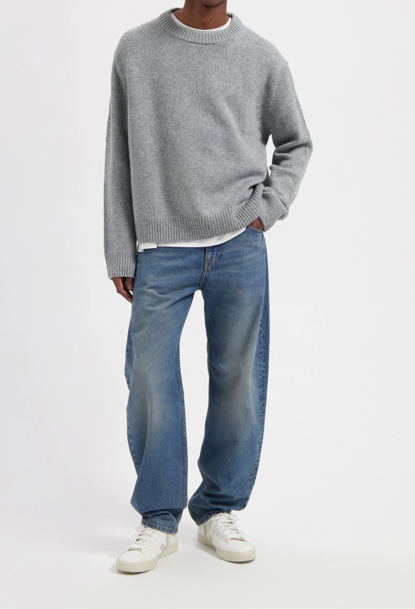 Image of MUD Jeans mannen vegan Jeans Ben Mid Baggy Earth Stone Blauw