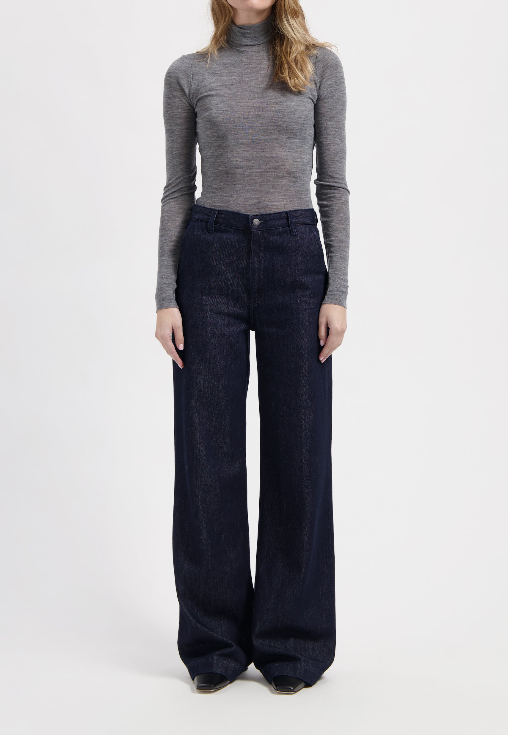 Image of MUD Jeans dames vegan Jeans Mid Loose June Rinse Blue