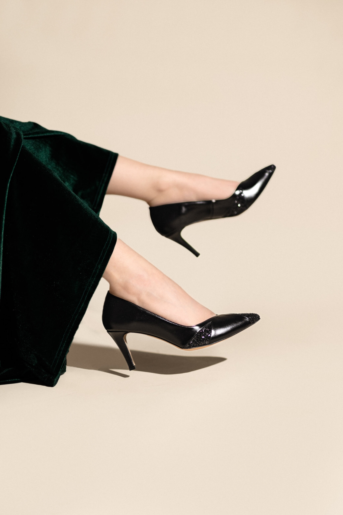 Image of AGAZI dames vegan Pumps Ivo Midi Zwart