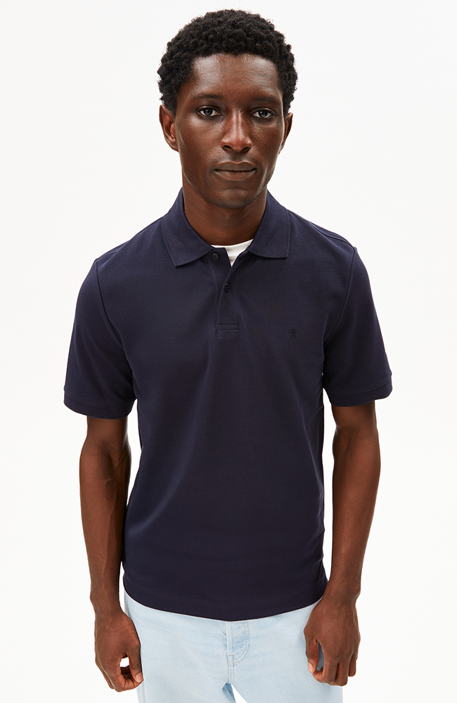 Image of ARMEDANGELS mannen vegan Poloshirt Maario Nachthemelblauw