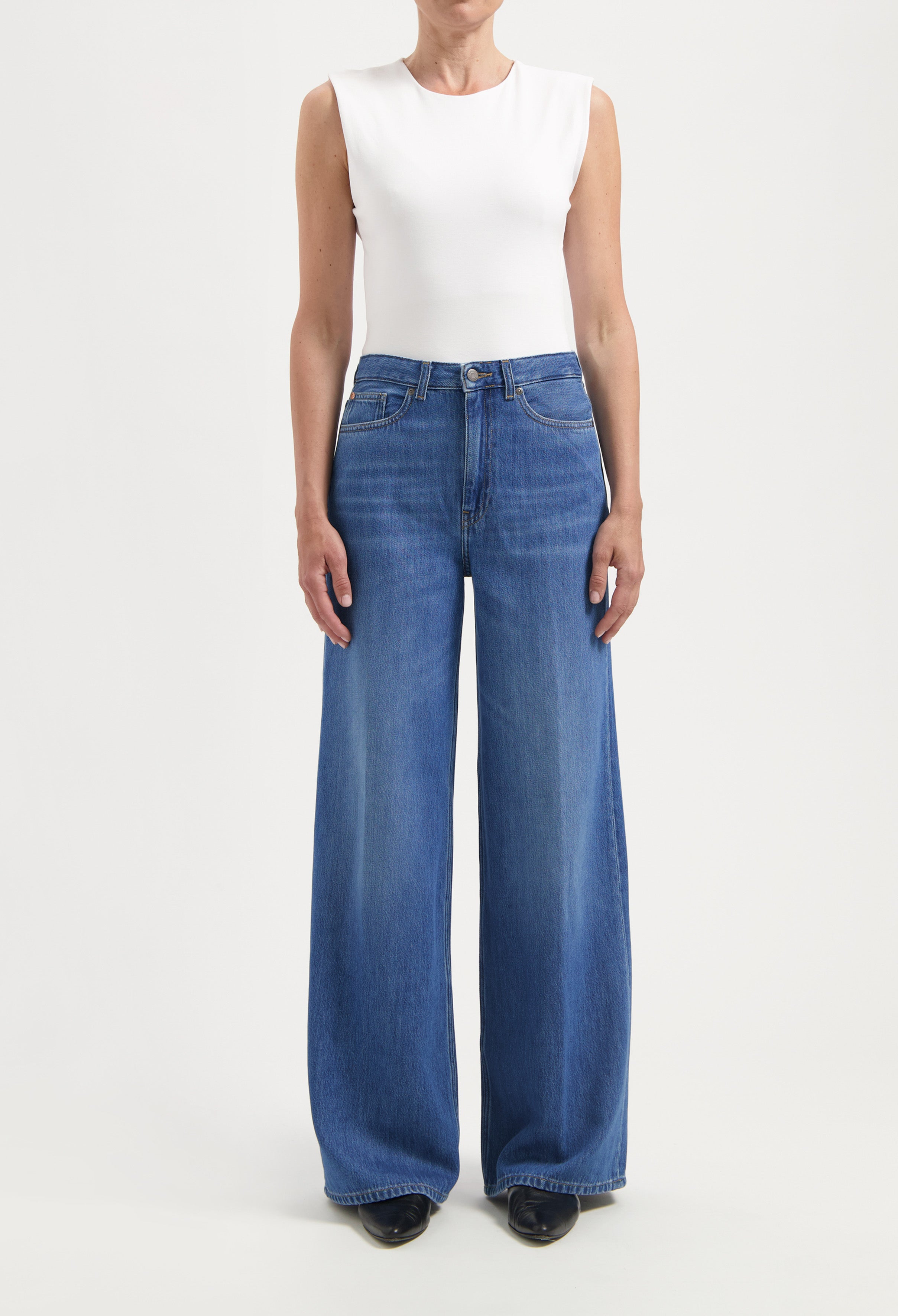 Image of MUD Jeans dames vegan Jeans High Loose Flow Sara Medium Vintage Stone