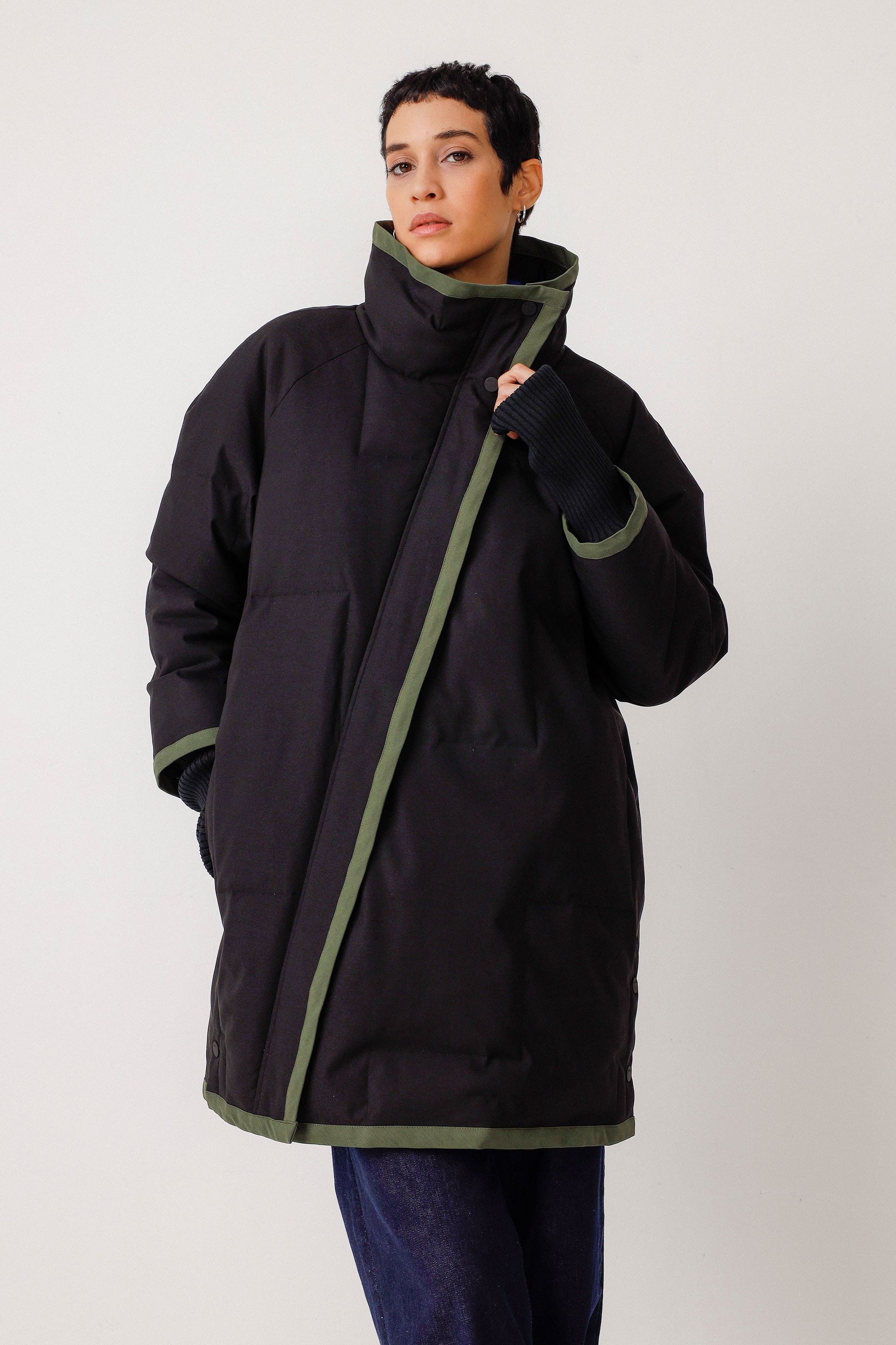 SKFK Damen vegan Jacke Mit Übergroßem Kragen Sorkun Schwarz