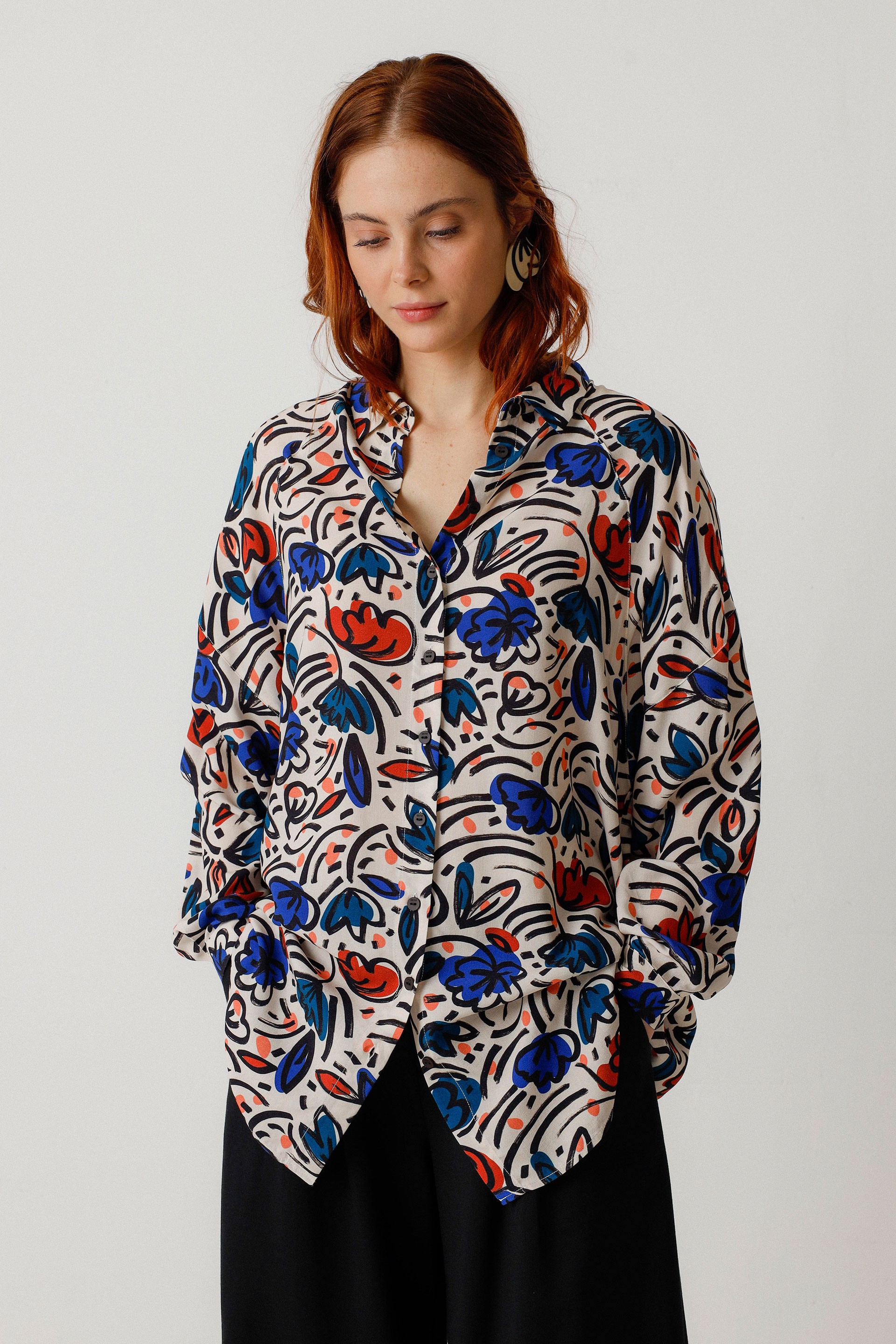 Image of SKFK dames vegan Shirt Amagoia Meerkleurig Blauw/Rood