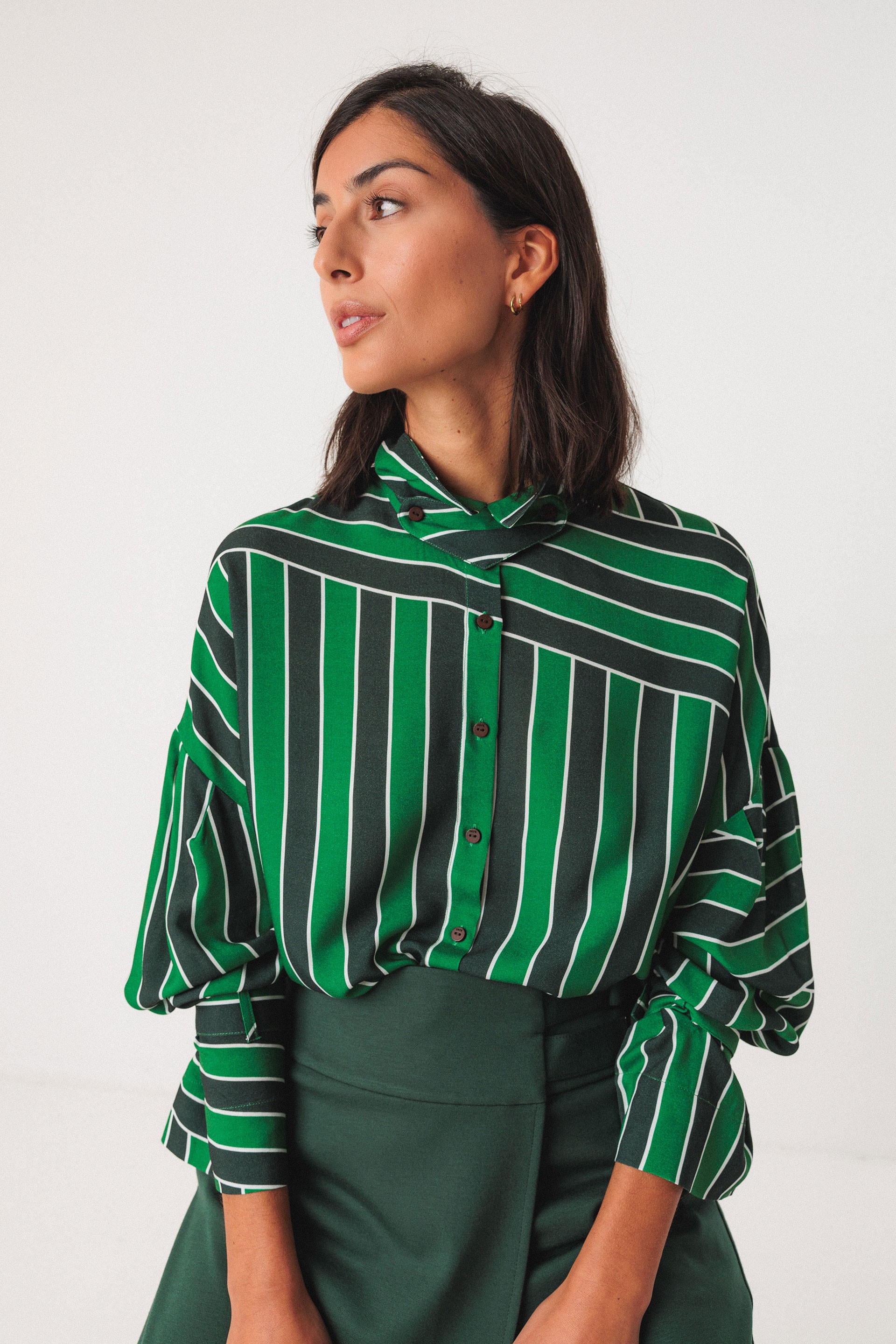 Image of SKFK dames vegan Shirt Lone Groen/Zwart