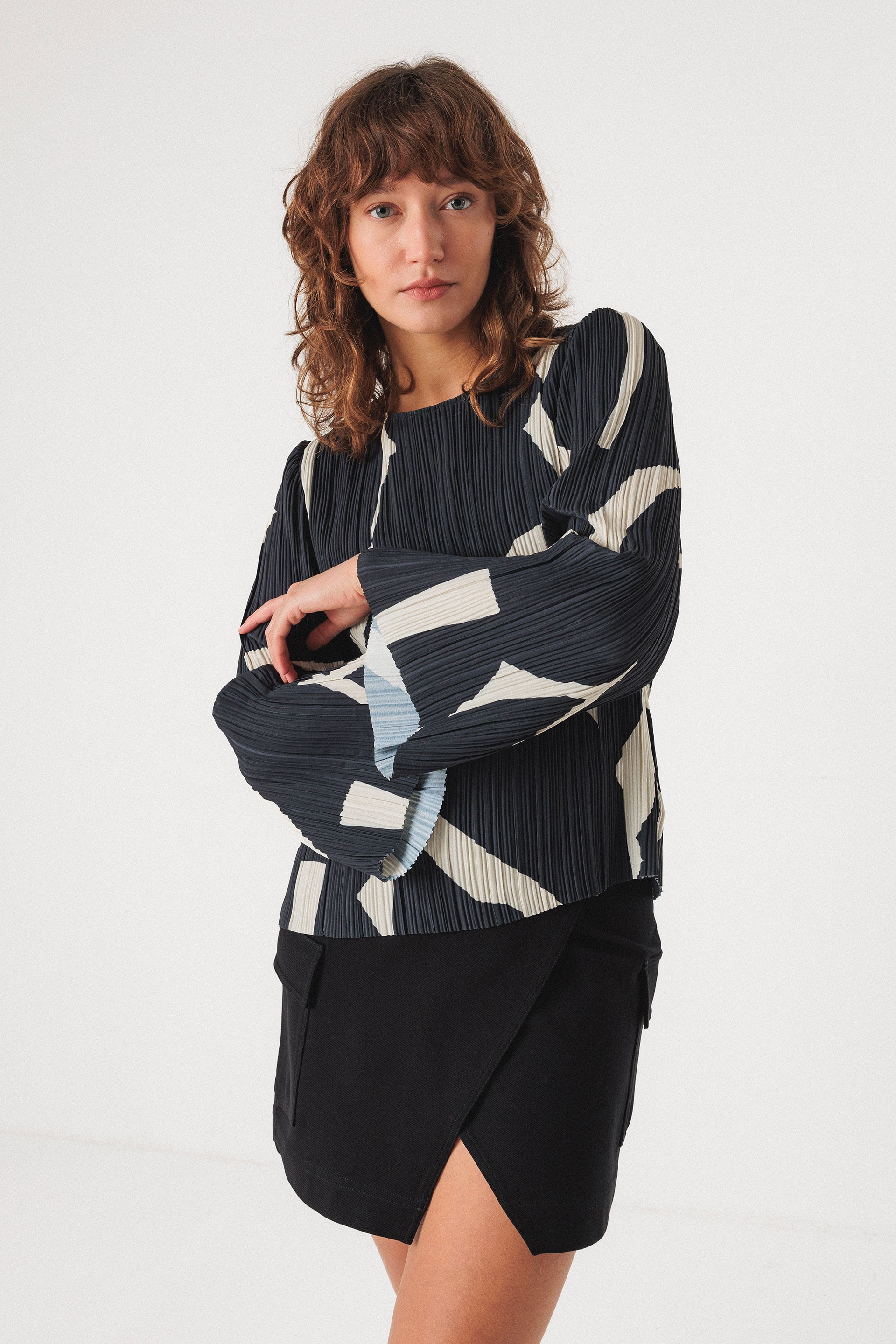 Image of SKFK dames vegan Blouse Elbira Marineblauw/Beige