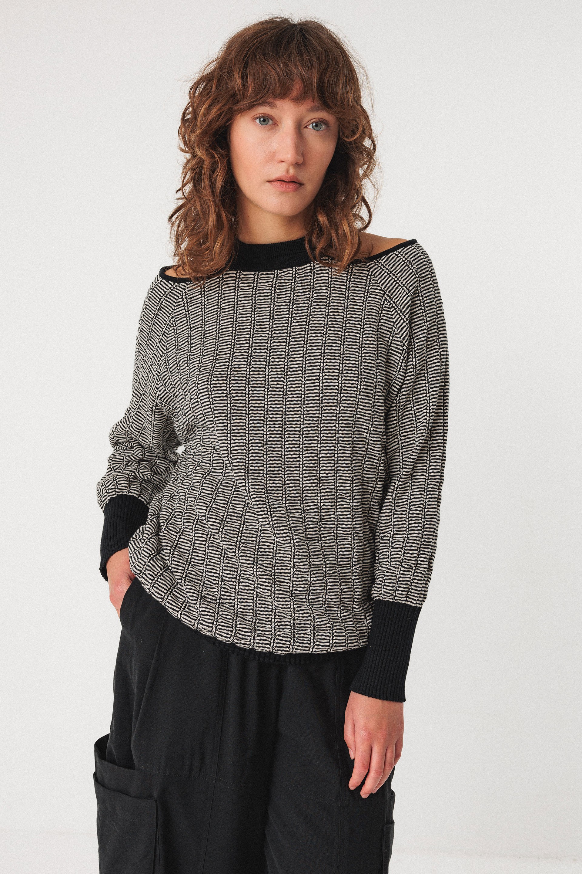 Image of SKFK dames vegan Gebreide Trui Euba Zwart/Wit
