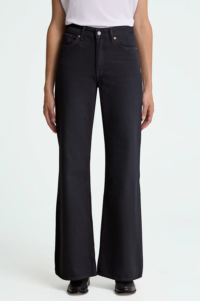 Kings of Indigo Damen vegan Jeans Flare Jane Holo Schwarz