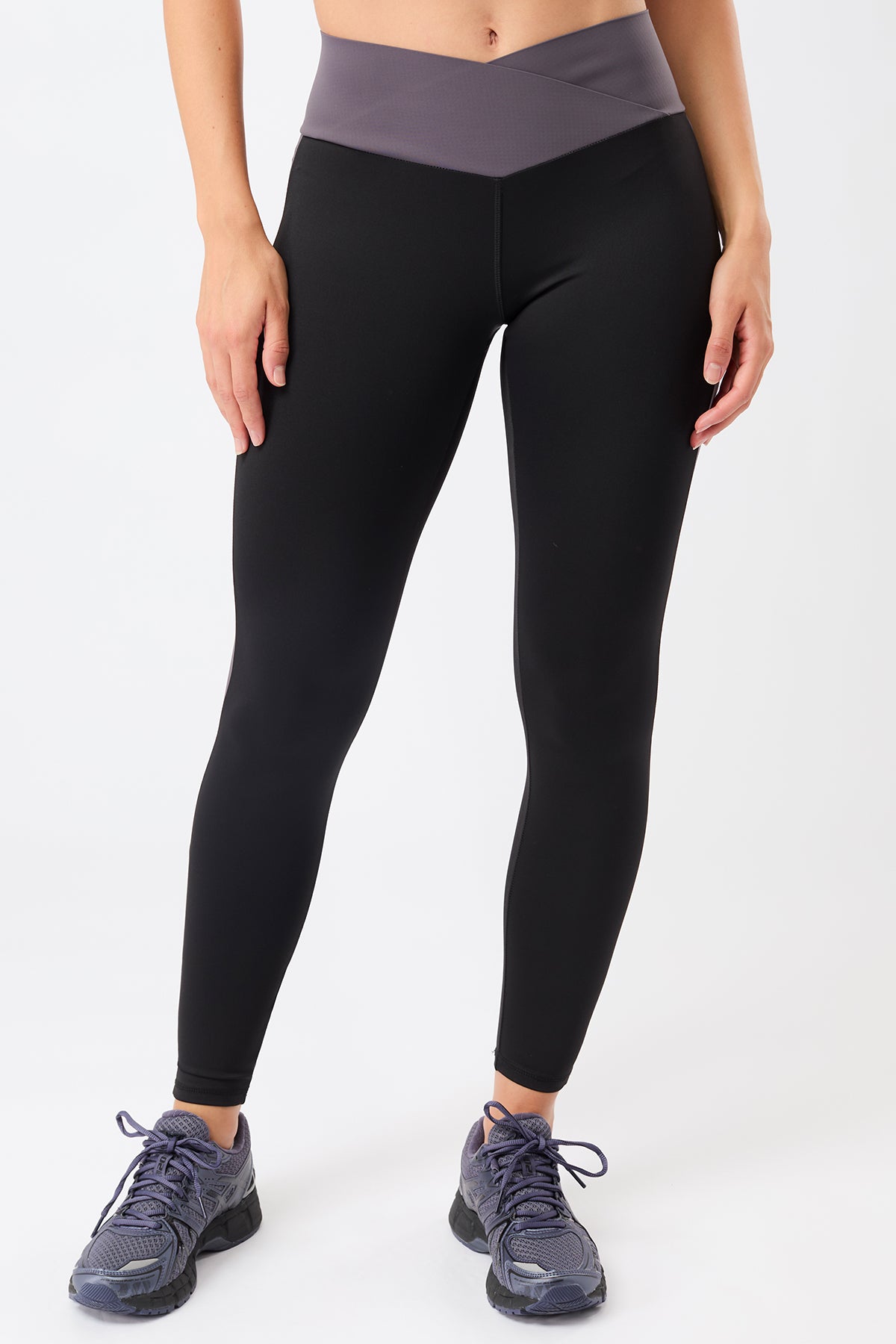 Image of MANDALA dames vegan Panty Met Wikkel- En Streepmotief, Origineel, Zwart/Paars