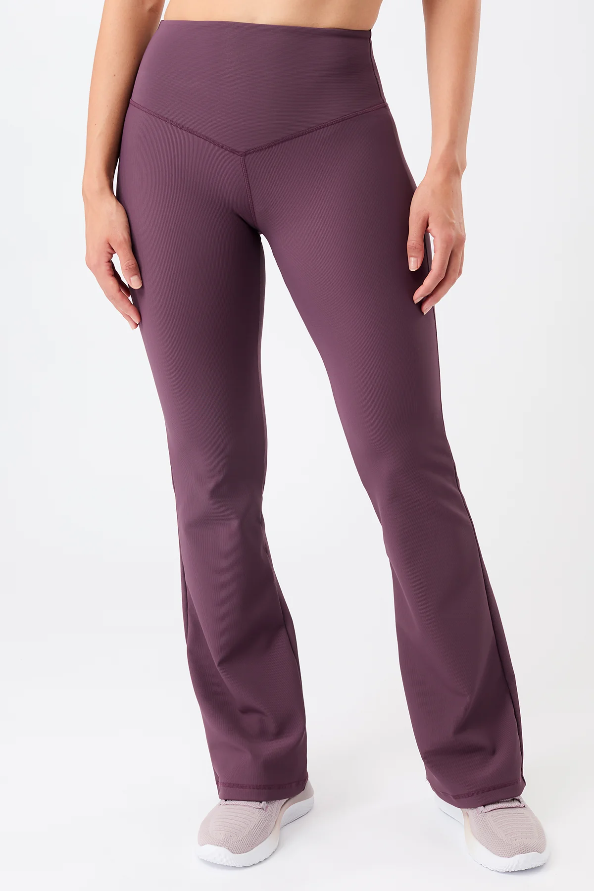 Image of MANDALA dames vegan Broek Met Wijde Pijpen En Ribbels, Bordeauxrood