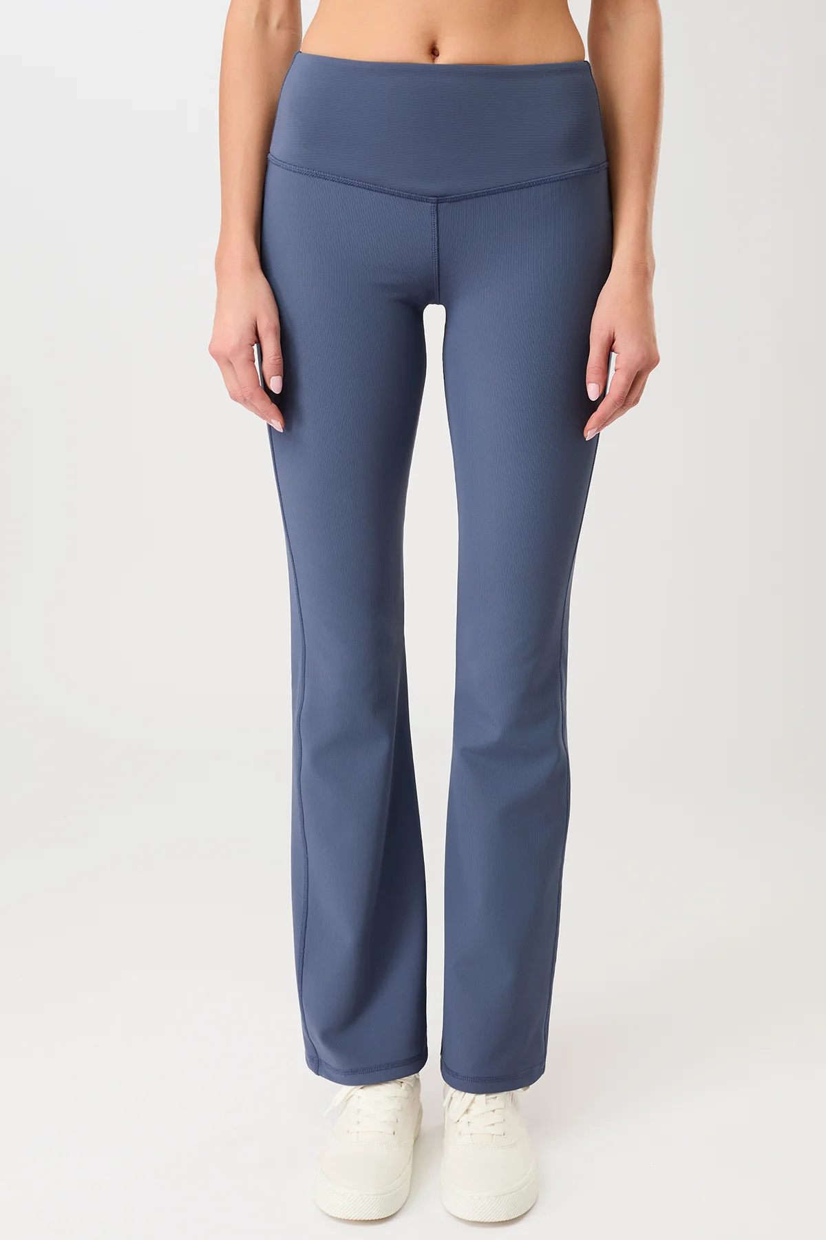 MANDALA Damen vegan Hose Flared & Ribbed Eclipse Blau